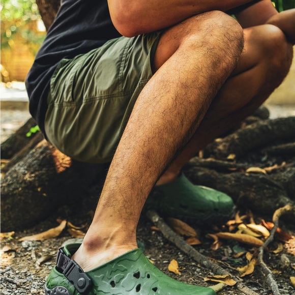 CROCS All-Terrain Atlas Clogs - Army Green / Espresso - Picture 11 of 11